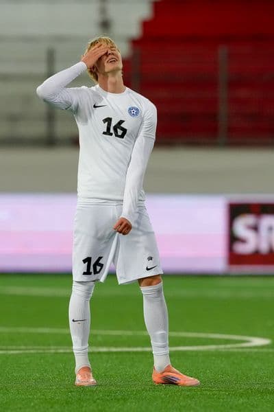 Schweiz: EM-Qualifikation U21 2026, Schweiz vs Estland - Stockhorn Arena, Thun: Kristjan Kriis (16 Estonia) nach dem Spiel
