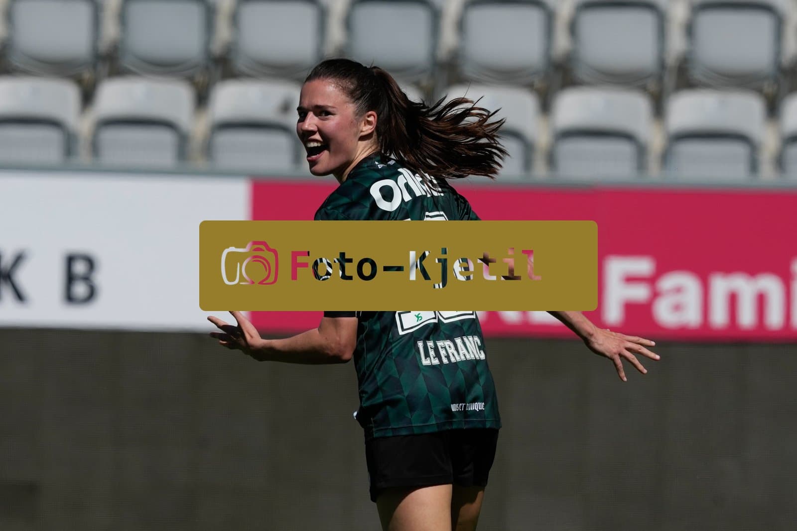Schweiz: AXA Women's Super League 2025/26, FC Thun vs Yverdon Sport FC - Stockhorn Arena, Thun: Chloe Marie Anne Le Franc (10 Yverdon) jubelt nach ihrem Tor