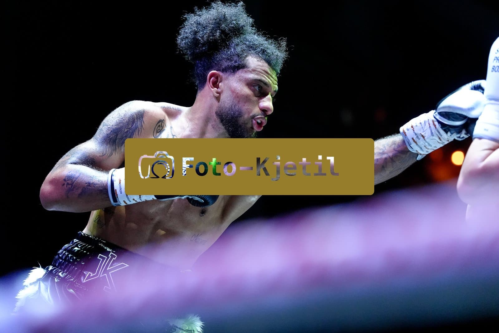 Schweiz: Boxen statt Theater 2026 - Stadttheater, Bern: Jason Kongolo (Schweiz) vs Ion Peni (Moldavien)