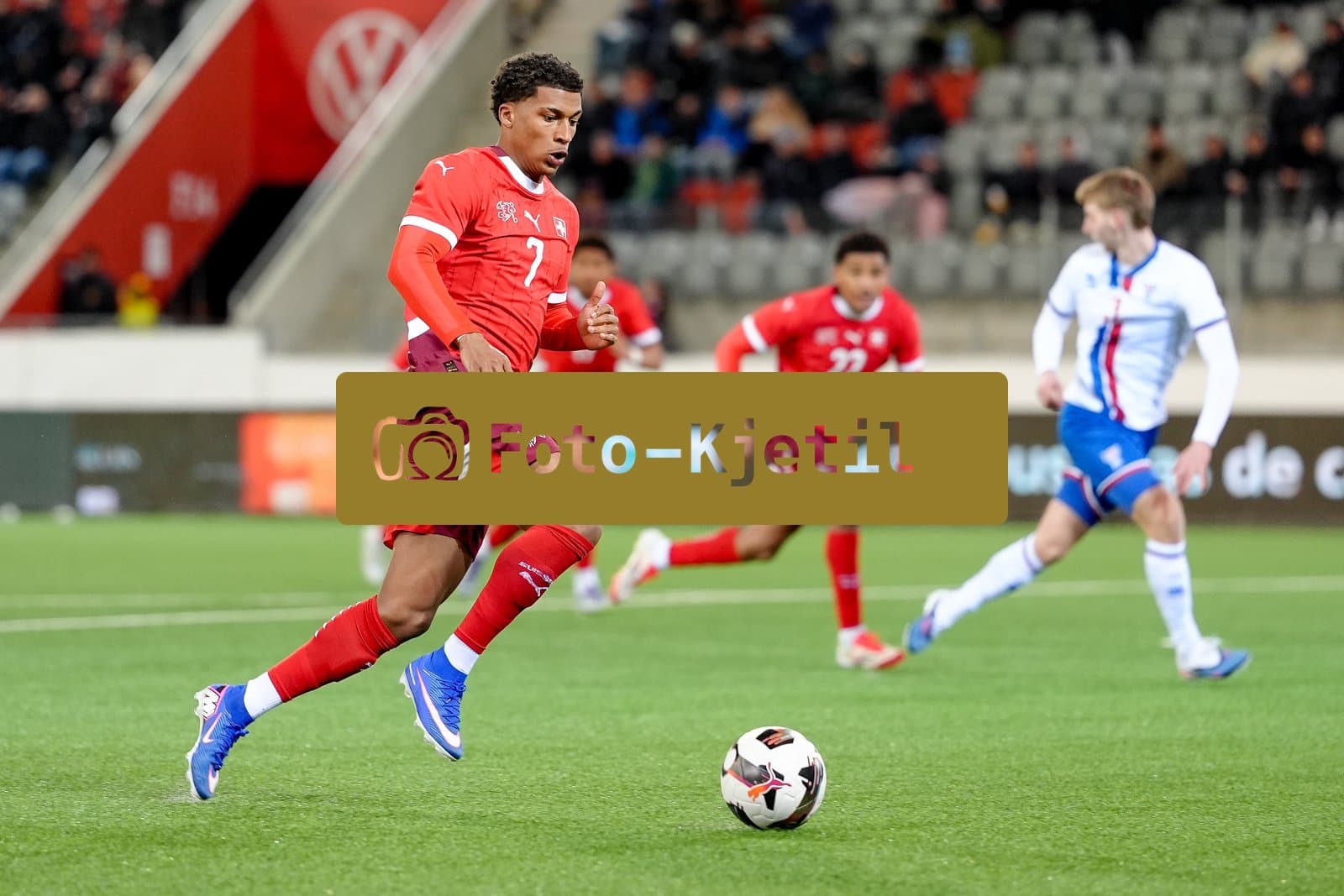 Schweiz: EM-Qualifikation U21 2026, Schweiz vs Färöer-Inseln - Stockhorn Arena, Thun: Junior Ze (7 Men Switzerland)