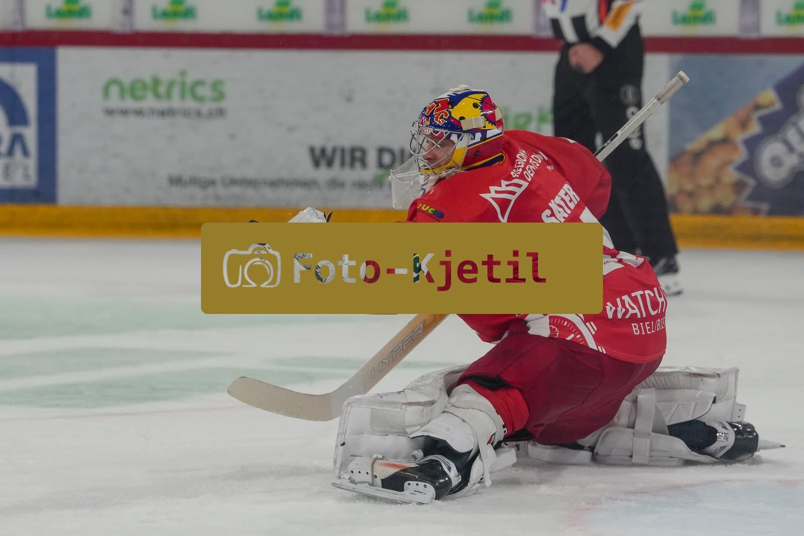 Schweiz: National League Play-In Runde 1, Spiel 1 2025/26, EHC Biel-Bienne vs SC Bern - Tissot Arena, Biel-Bienne: Torhüter Harri Säteri - Harri Sateri (35 EHCB) in Aktion