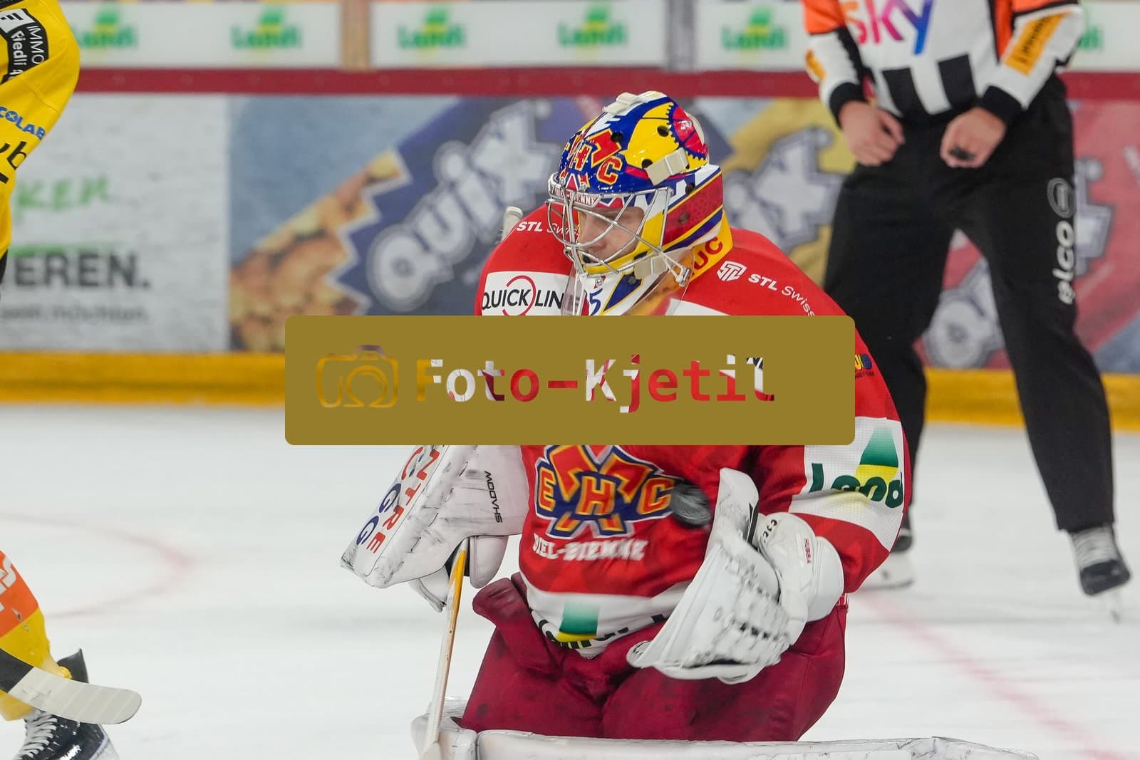 Schweiz: National League Play-In Runde 1, Spiel 1 2025/26, EHC Biel-Bienne vs SC Bern - Tissot Arena, Biel-Bienne: Torhüter Harri Säteri - Harri Sateri (35 EHCB) in Aktion
