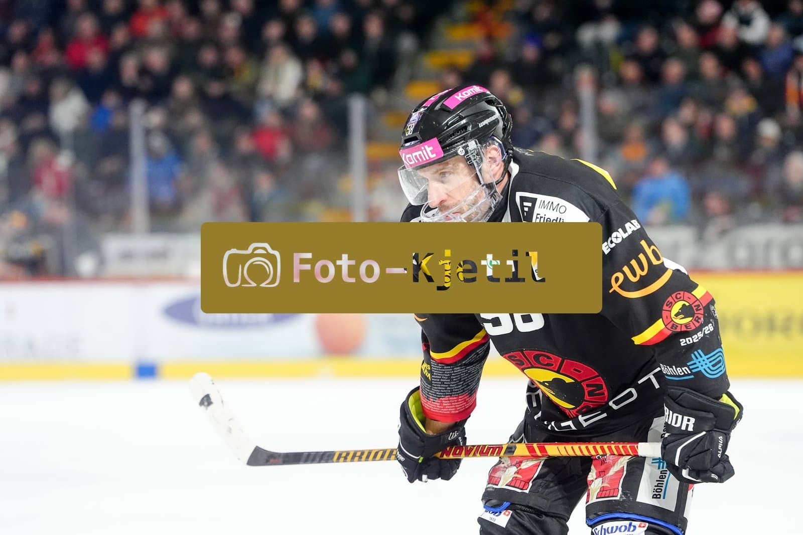 Schweiz: National League Play-In Runde 1, Spiel 2 2025/26, SC Bern vs EHC Biel-Bienne - PostFinance Arena, Bern: Romain Loeffel (58 SCB)