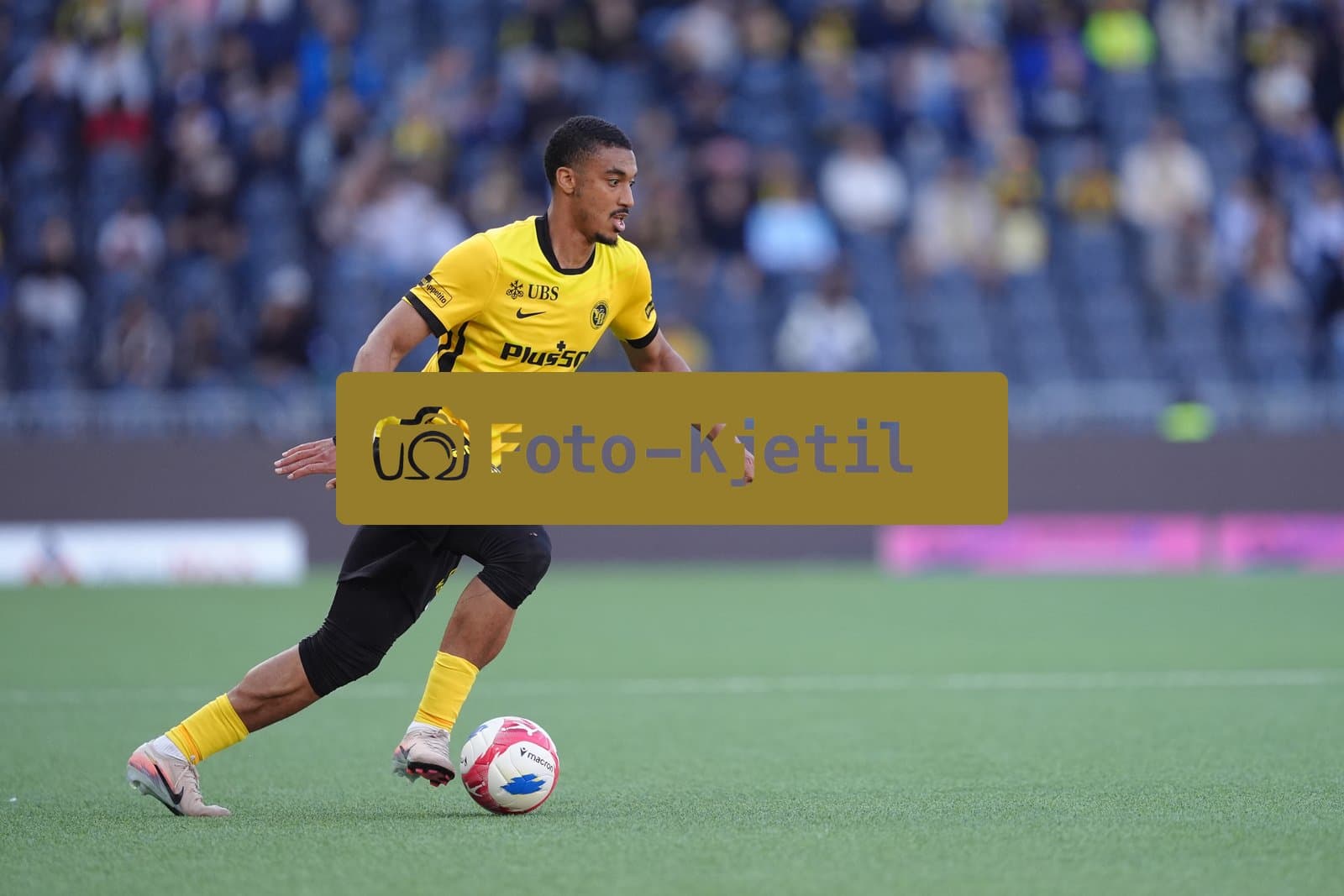 Schweiz: Super League 2025 - 2026, BSC Young Boys vs FC St. Gallen - Stadion Wankdorf, Bern: Yan Valery (22 Young Boys)