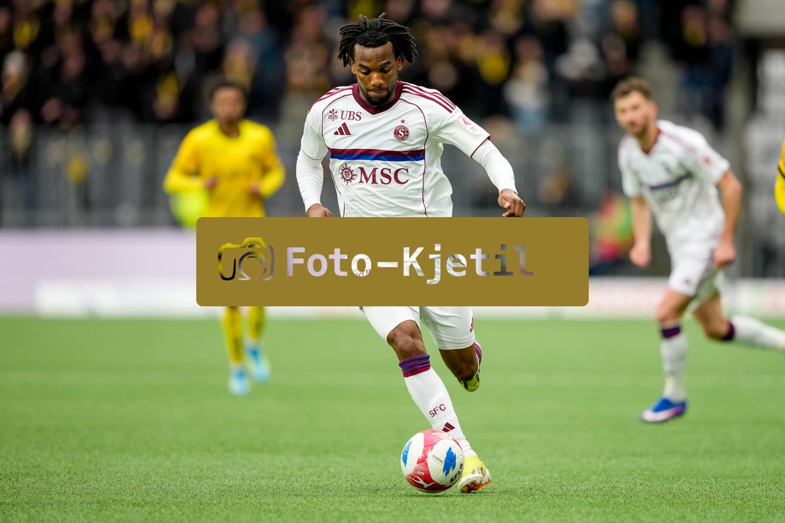 Schweiz: Super League 2025/26, BSC Young Boys vs Servette FC - Stadion Wankdorf, Bern: Junior Kadile (10 SFC)