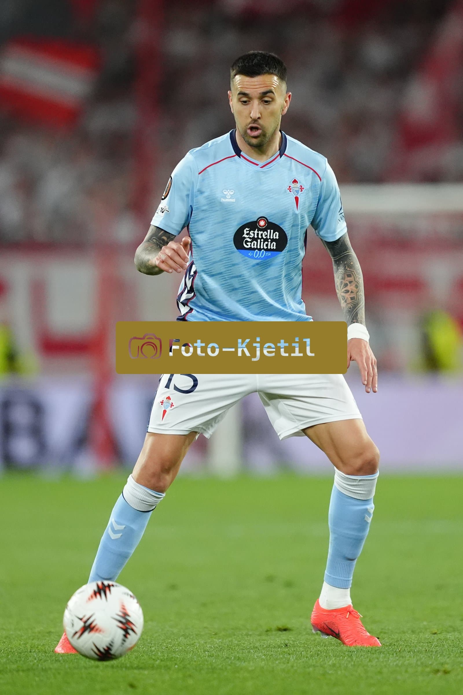 Deutschland: UEFA Europa League Viertelfinale Hinspiel 2025/26, SC Freiburg vs Celta Vigo - Europa-Park-Stadion, Freiburg im Breisgau: Matias Vecino (15 Celta)