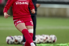 Schweiz: AXA Womens Super League 2025/26, FC Thun vs FC St.Gallen 1879 - Stockhorn Arena, Thun: Jael Jost (77 Thun) beim Warmup