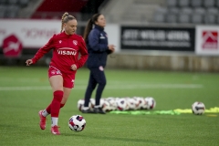 Schweiz: AXA Womens Super League 2025/26, FC Thun vs FC St.Gallen 1879 - Stockhorn Arena, Thun: Shenia Schmid (61 Thun) beim Warmup