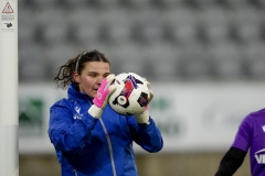 Schweiz: AXA Womens Super League 2025/26, FC Thun vs FC St.Gallen 1879 - Stockhorn Arena, Thun: Michelle Kohler (27 Thun) beim Warmup
