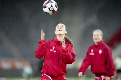 Schweiz: AXA Womens Super League 2025/26, FC Thun vs FC St.Gallen 1879 - Stockhorn Arena, Thun: Sophie Aeberhard (3 Thun) beim Warmup