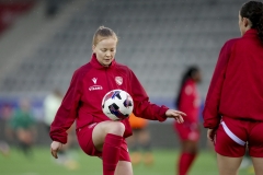 Schweiz: AXA Womens Super League 2025/26, FC Thun vs FC St.Gallen 1879 - Stockhorn Arena, Thun: Karen Martin (25 Thun) beim Warmup