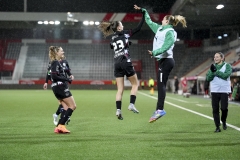Schweiz: AXA Womens Super League 2025/26, FC Thun vs FC St.Gallen 1879 - Stockhorn Arena, Thun: Lea Eisenring (23 FC St.Gallen) jubelt nach ihrem Tor