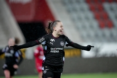 Schweiz: AXA Womens Super League 2025/26, FC Thun vs FC St.Gallen 1879 - Stockhorn Arena, Thun: Lea Eisenring (23 FC St.Gallen) jubelt nach ihrem Tor