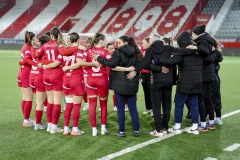 Schweiz: AXA Womens Super League 2025/26, FC Thun vs FC St.Gallen 1879 - Stockhorn Arena, Thun: Spielerinnen von FC Thun vor dem Spiel